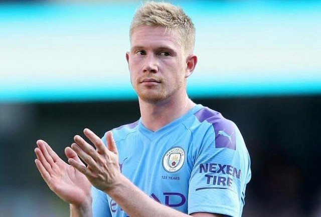 帕潘夸赞吉鲁：他不仅能进球还能防守，甚至还能客串门将