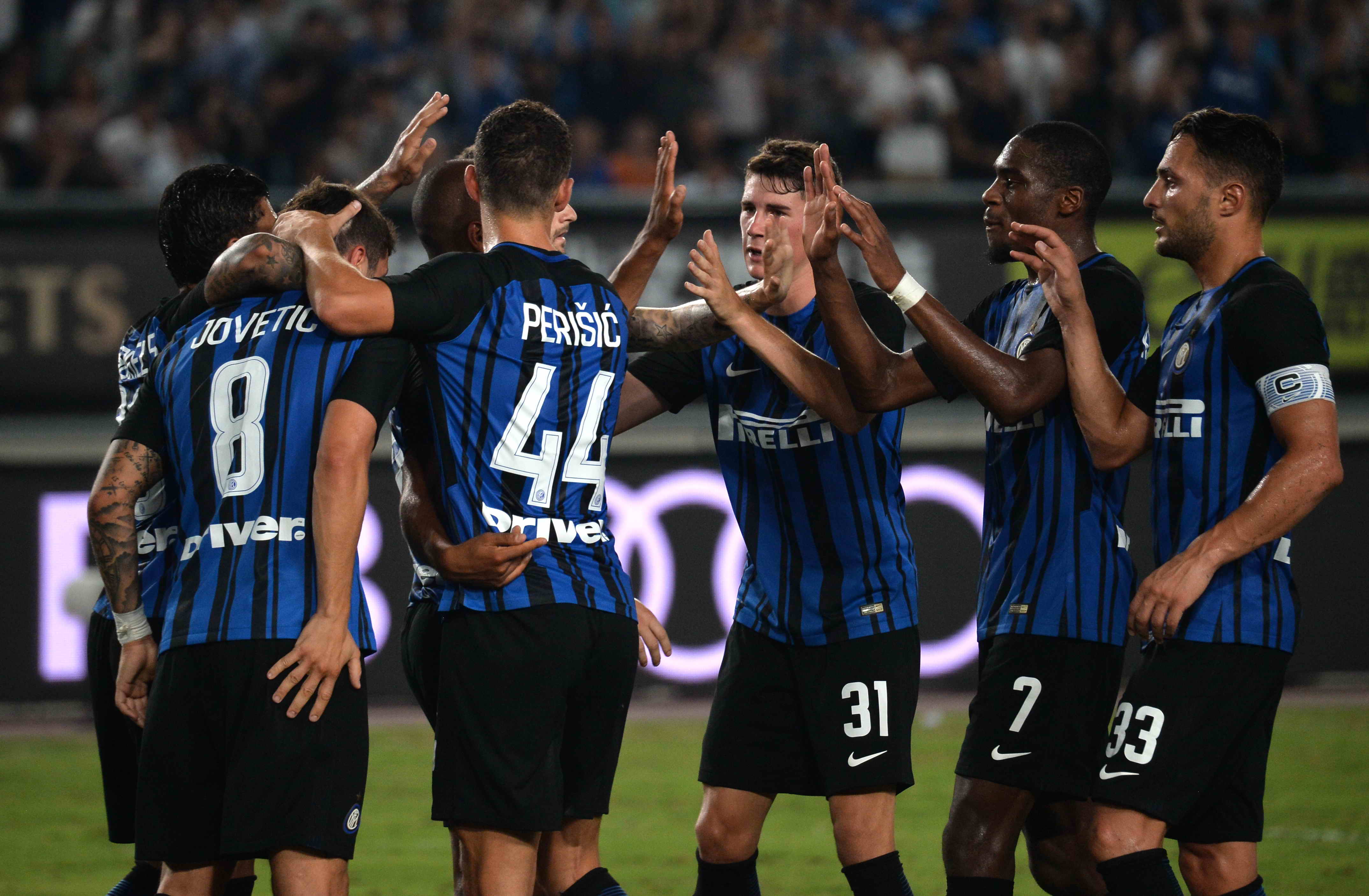 曼城斯特林末节进球助球队获胜