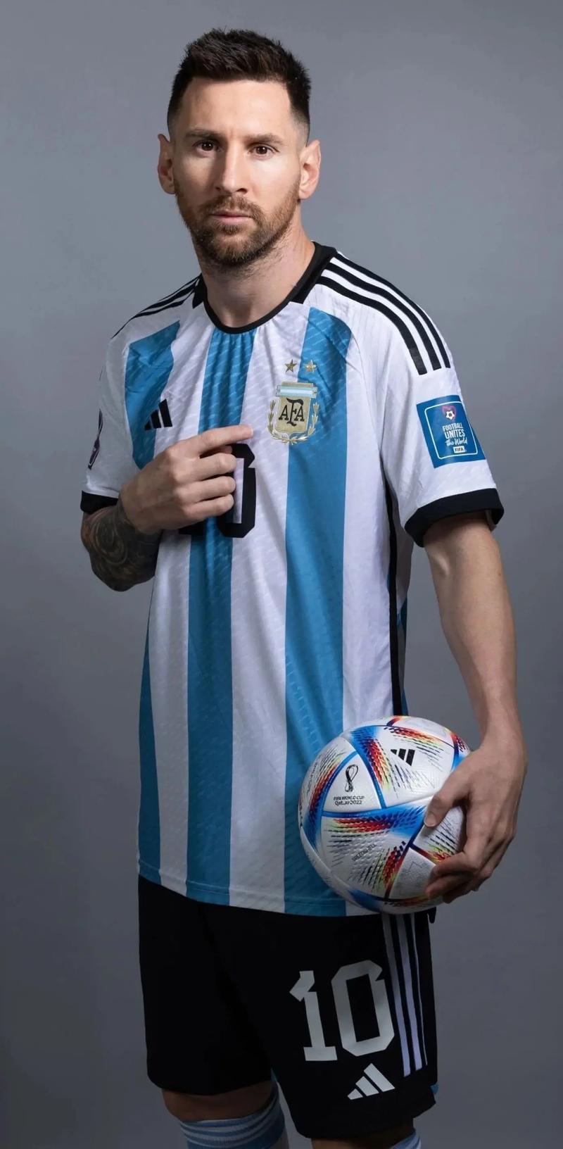 汉斯-弗里克对巴萨室内足球队的惊喜访问