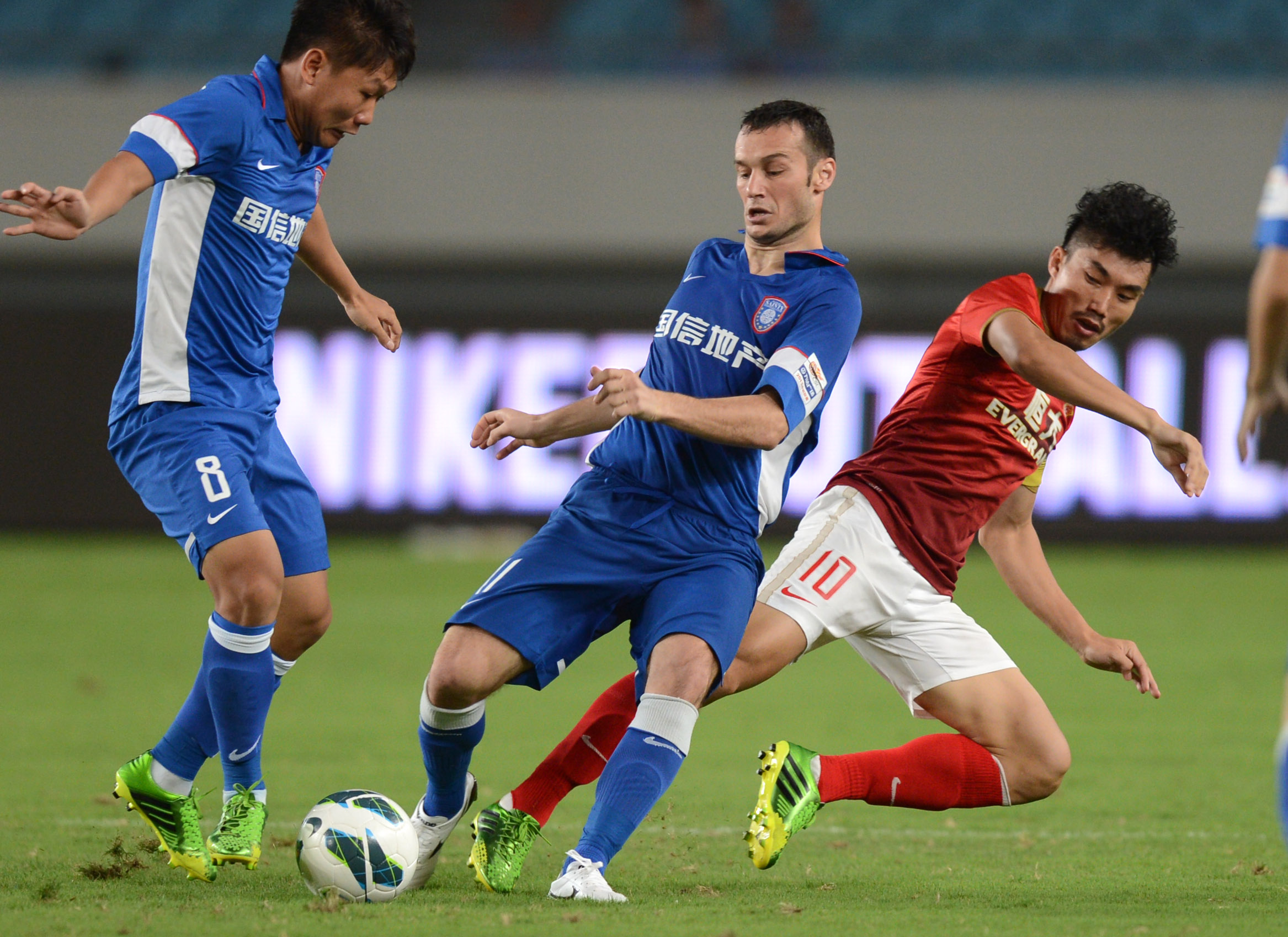 一战跌两名！湖人不敌马刺后从西部第二掉落至西部第四