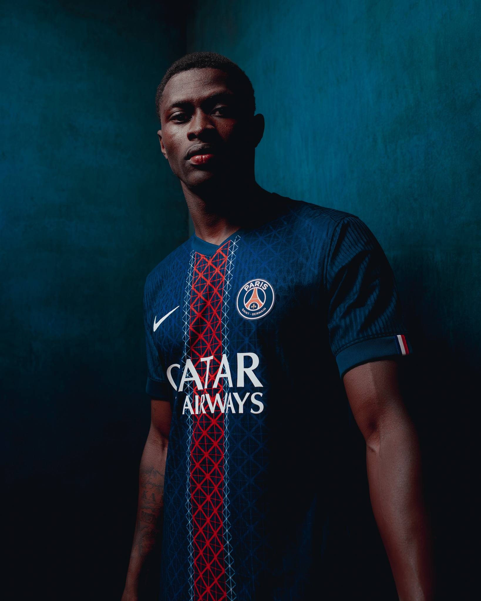 卡拉格：维尔茨倒地够不上点球，但国米球员拉拽球衣留下把柄