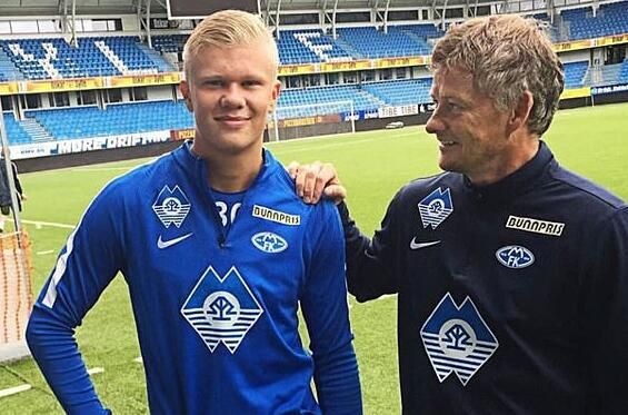 玉昆外援奥斯卡在老家开车遭遇起火，车内人员都及时逃生