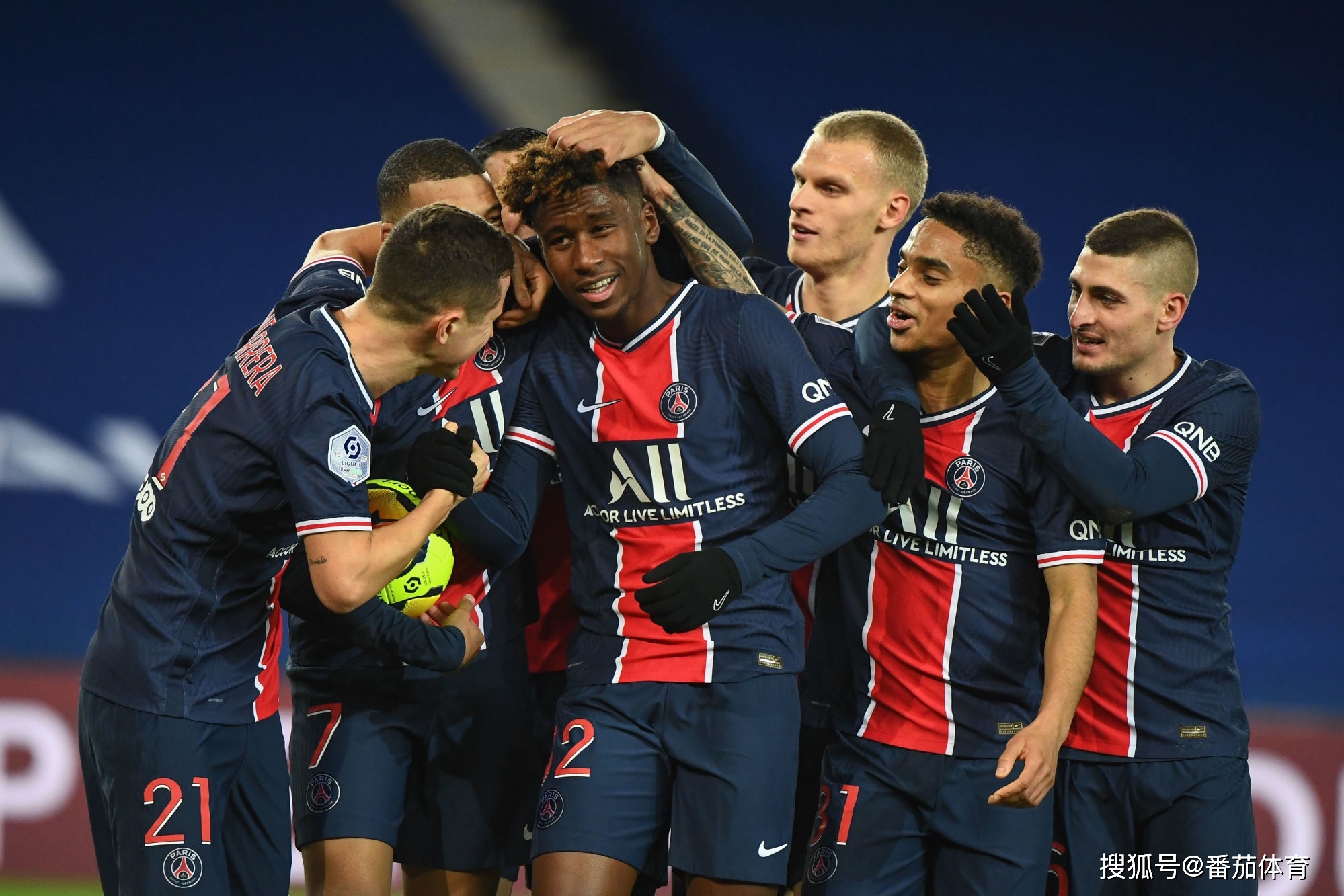 米体：劳塔罗近6个月奔波10.4万公里参加比赛，能绕地球三圈