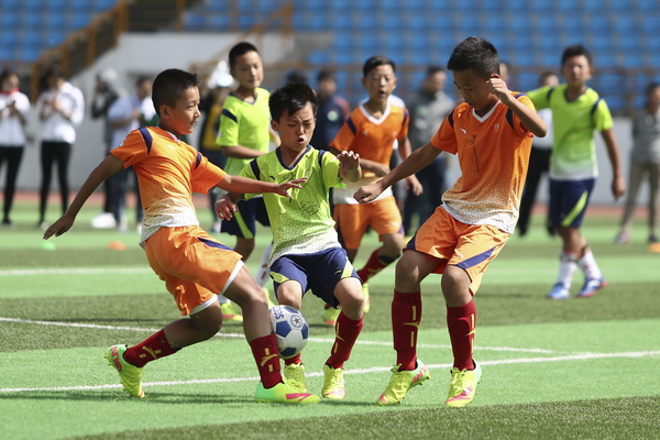 世界杯预选赛爆大冷，豪门惨败震惊全球