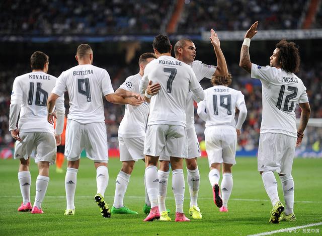 第17圈，诺里斯和勒克莱尔先后进站，出站后诺里斯卡在安东内利身后暂列第9。