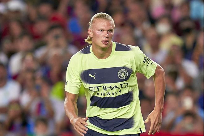 比赛中阿尔特塔挡在了波罗发界外球的路线上，双方爆发冲突